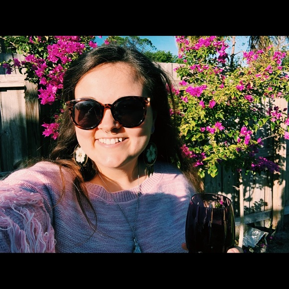 Meet your Posher - Picture 10 of 11